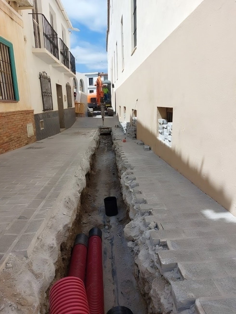 Endesa refuerza la calidad del servicio de más de 1.000 vecinos de Vélez-Málaga