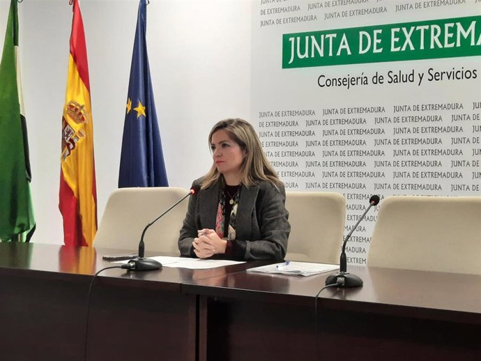 La coordinador técnica del Sepad, Olivia Díez, en rueda de prensa para presentar una nueva edición del programa de viajes culturales para mayores de 55 años