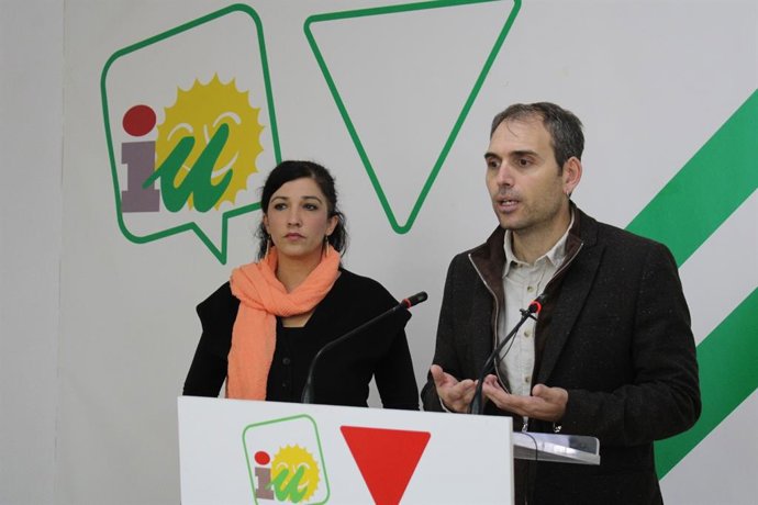 El coordinador general de IU Andalucía y diputado de Sumar en el Congreso, Toni Valero, en rueda de prensa en Málaga