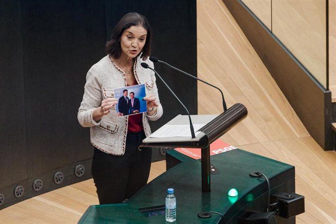 La portavoz del PSOE en el Ayuntamiento de Madrid, Reyes Maroto, interviene durante una sesión ordinaria del Pleno municipal, en el Palacio de Cibeles, a 25 de febrero de 2025, en Madrid (España).