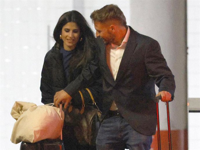 José María Almoguera y María, ‘La jerezana' llegan al hotel tras GH Dúo