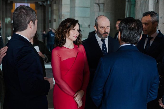 Archivo - La presidenta de la Comunidad de Madrid, Isabel Díaz Ayuso y el presidente del Senado, Pedro Rollán, durante la presentación del Premio Nacional de Tauromaquia, en la Real Casa de Correos, a 30 de enero de 2025, en Madrid (España).