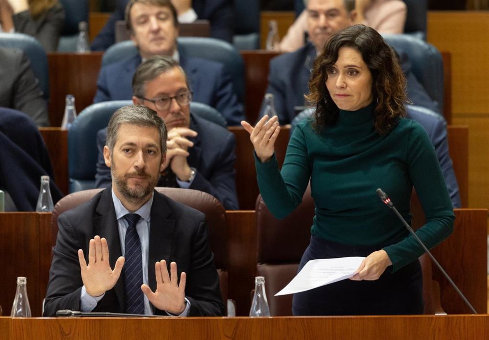 La presidenta de la Comunidad de Madrid, Isabel Díaz Ayuso, interviene durante un pleno en la Asamblea de Madrid