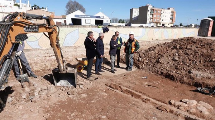 El hallazgo de restos arqueológicos en Sant Blai paraliza las obras del segundo tanque de tormentas en Burriana