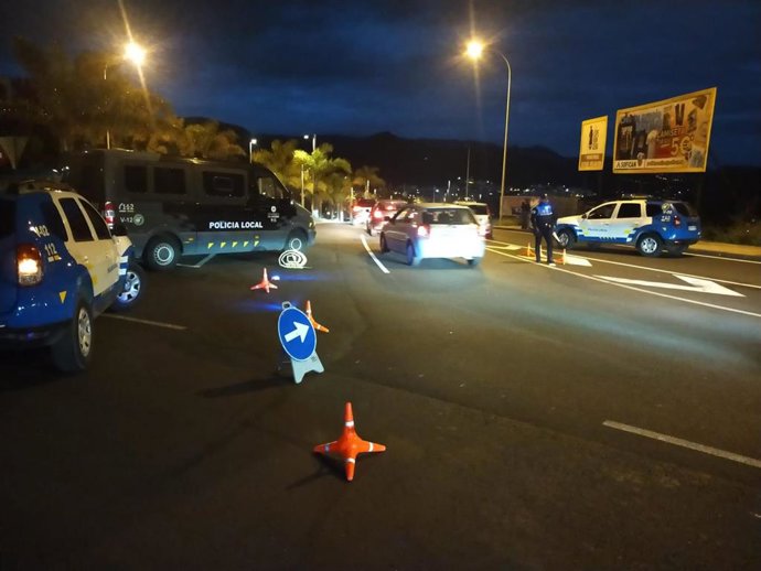 Control de seguridad de la Policía Local de La Laguna con motivo de la celebración del Carnaval
