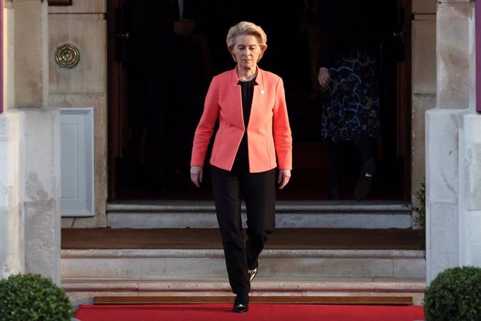 02 March 2025, United Kingdom, London: European Commission President Ursula von der Leyen leaves Lancaster House, after attending the European leaders' summit on the situation in Ukraine. Photo: Toby Melville/PA Wire/dpa