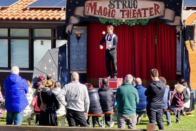 Una de las actividades de magia programadas en el Parque de Cabárceno dentro de la 'Semana sin Cole'