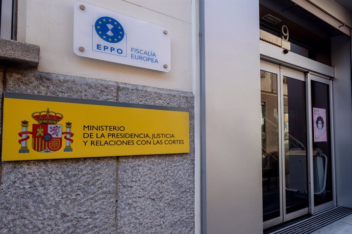 Archivo - Puerta de la sede en Madrid de la Fiscalía Europea (EPPO), en la calle Luis Cabrera, 9, a 13 de enero de 2025, en Madrid (España).