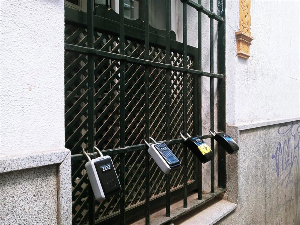 Archivo - Imagen de recurso sobre los pisos turísticos en el Centro de Sevilla.