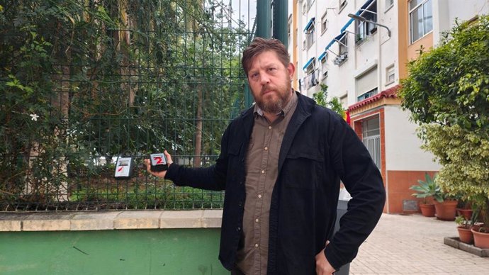 El portavoz del grupo municipal Con Málaga en el Ayuntamiento de la capital, Nicolás Sguiglia, ha señalado que según las informaciones facilitadas a su grupo por parte del equipo de Gobierno  solo nueve candados han sido retirados.