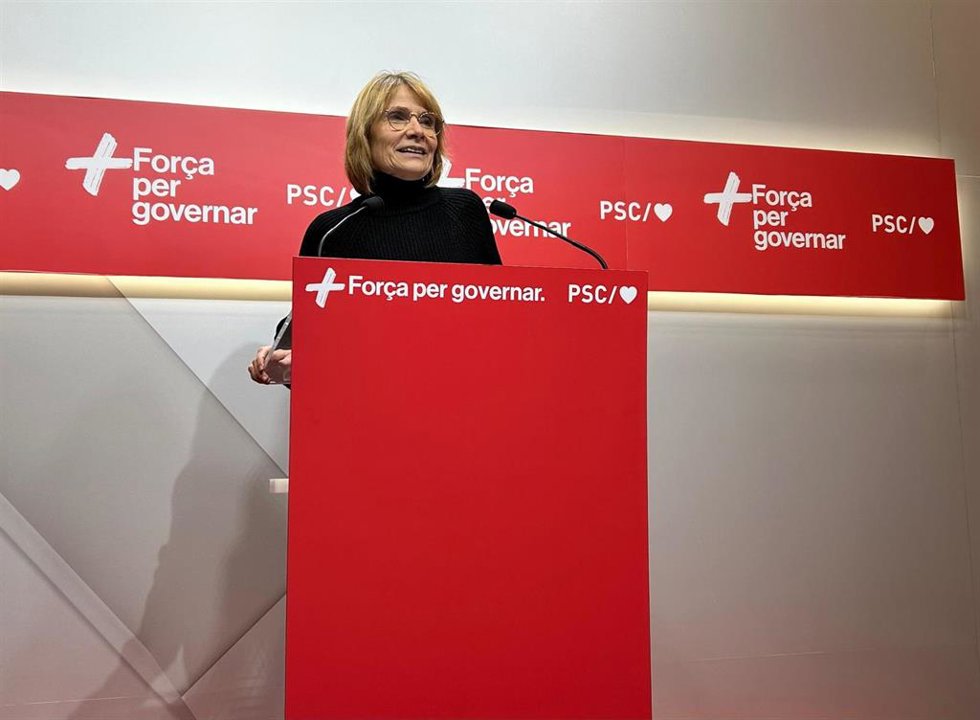 La viceprimera secretaria y portavoz del PSC, Llusa Moret, en una rueda de prensa en la sede de partido