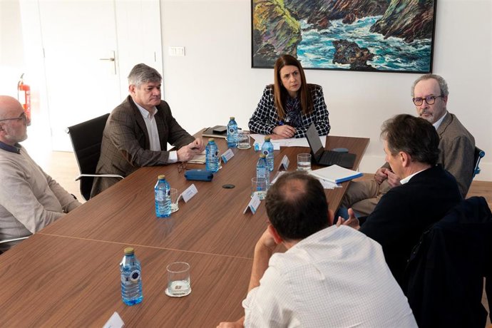 La conselleira do Medio Rural, María José Gómez, se reúne con representantes de la Fundación Arume