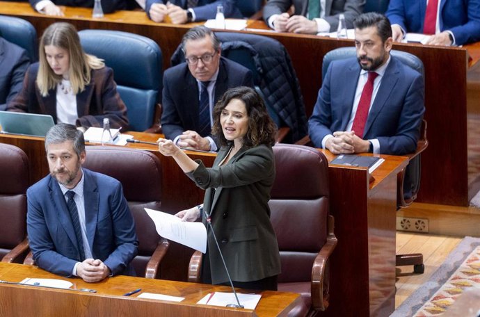 La presidenta de la Comunidad de Madrid, Isabel Díaz Ayuso, interviene durante un pleno en la Asamblea de Madrid
