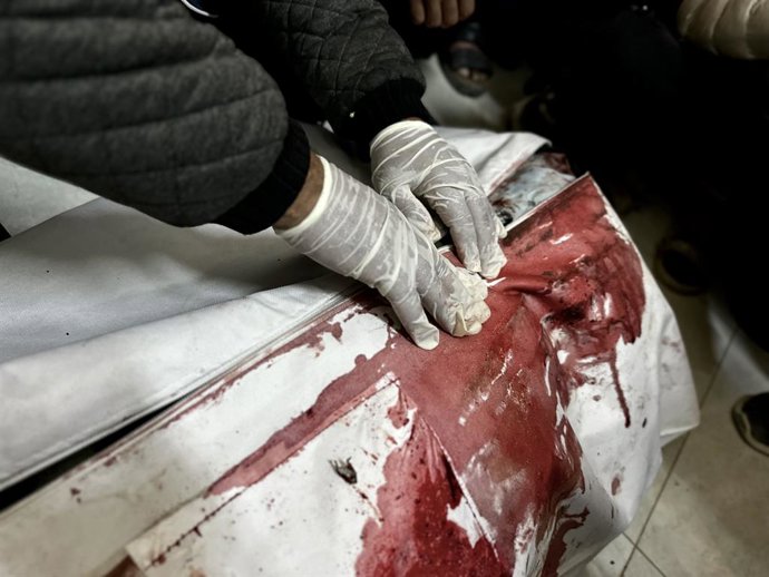 Cadáveres recebidos no Hospital Nasser em Rafah, no sul da Faixa de Gaza (arquivo)