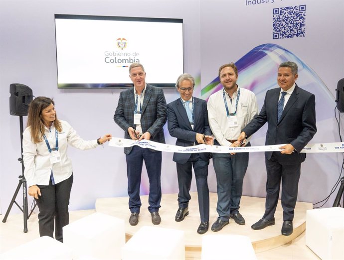 Gabriel Jurado Parra, viceministro de Conectividad; Gabriel Jaime Gómez, vicepresidente de Exportaciones de ProColombia; Saúl Kattan, consejero presidencial de Transformación Digital; y Eduardo Ávila Navarrete, embajador de Colombia en España