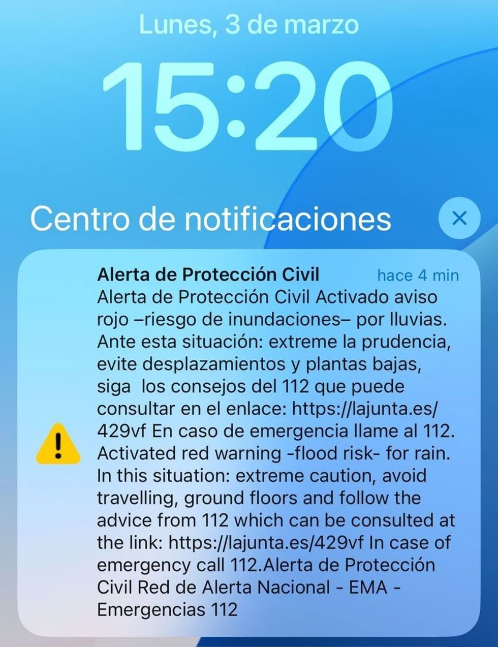 Aviso #EsAlert que han recibido en sus móviles los ciudadanos de la comarca de la Serranía de Ronda debido al aviso rojo extremo de riesgo por inundaciones por lluvias.