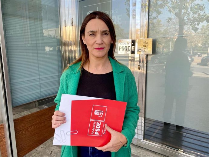 Archivo - La parlamentaria andaluza del PSOE de Granada Olga Manzano, en una imagen de recurso.