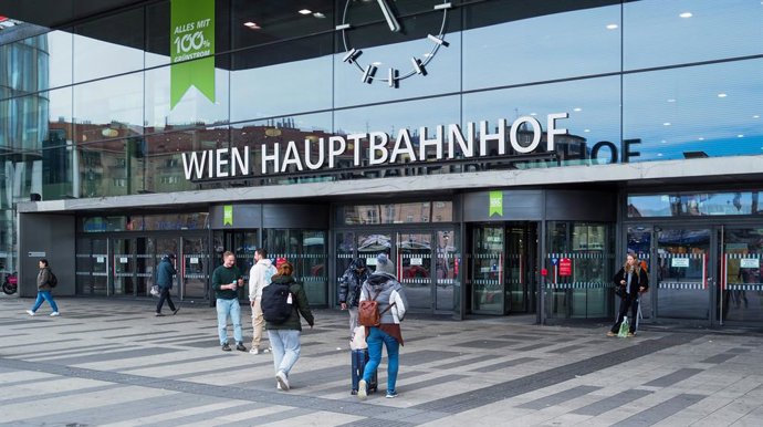 Archivo - Arquivo - 25 de fevereiro de 2024, Viena, Áustria: Vista da entrada da Estação Central de Viena.