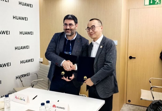 Colaboración Huawei y Junta.