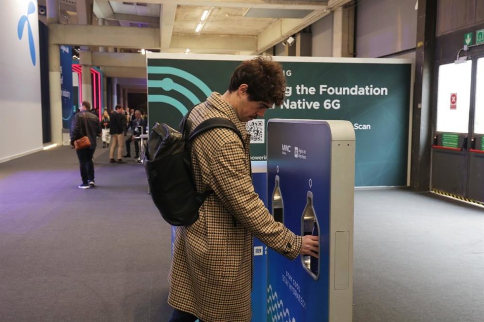 Una de las 30 fuentes que Aigües de Barcelona ha instalado en el Mobile World Congress.