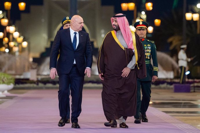 03 March 2025, Saudi Arabia, Riyadh: Lebanese President Joseph Aoun (L) welcomed by Saudi Crown Prince and Prime Minister Mohammed bin Salman Al Saud ahead of their meeting. Photo: -/Saudi Press Agency/dpa