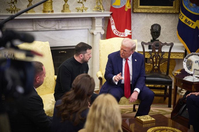 O presidente dos EUA, Donald Trump, e seu colega ucraniano, Volodimir Zelenski, no Salão Oval.