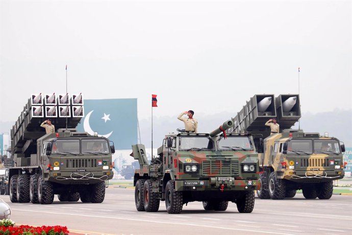 Archivo - ISLAMABAD, 23 de março de 2024 -- Soldados paquistaneses participam do desfile militar do Dia do Paquistão em Islamabad, capital do Paquistão, em 23 de março de 2024. A nação paquistanesa comemorou no sábado o 84º Dia do Paquistão, também conhec
