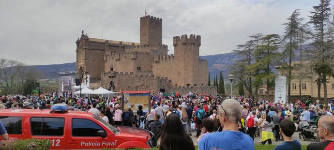 Archivo - Explanada del Castillo de Javier durante las segundas Javieradas de 2024.