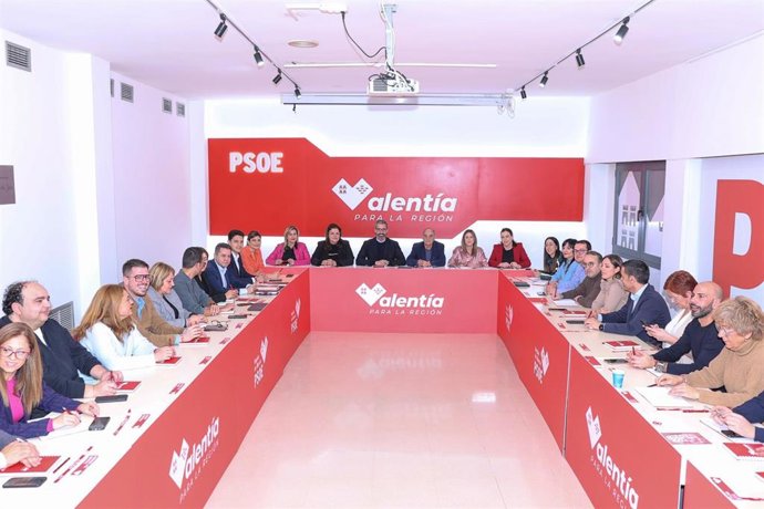 Imagen de la reunión de la nueva Comisión Ejecutiva Regional (CER) del PSRM que tuvo lugar en la sede regional del partido.