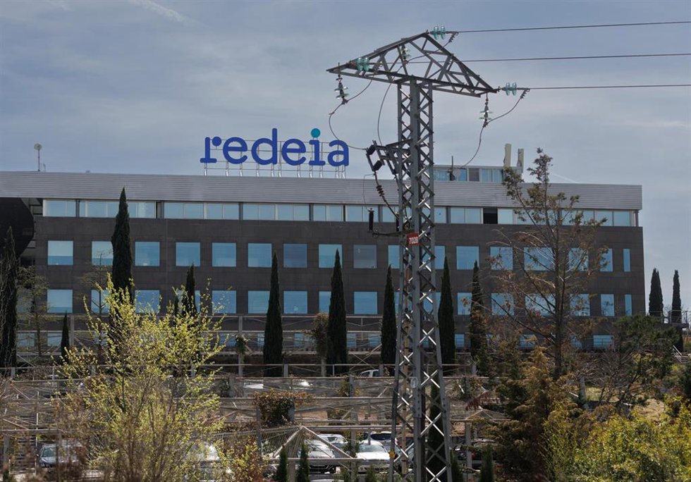 Archivo - Fachada de la sede de Red Eléctrica Corporación.