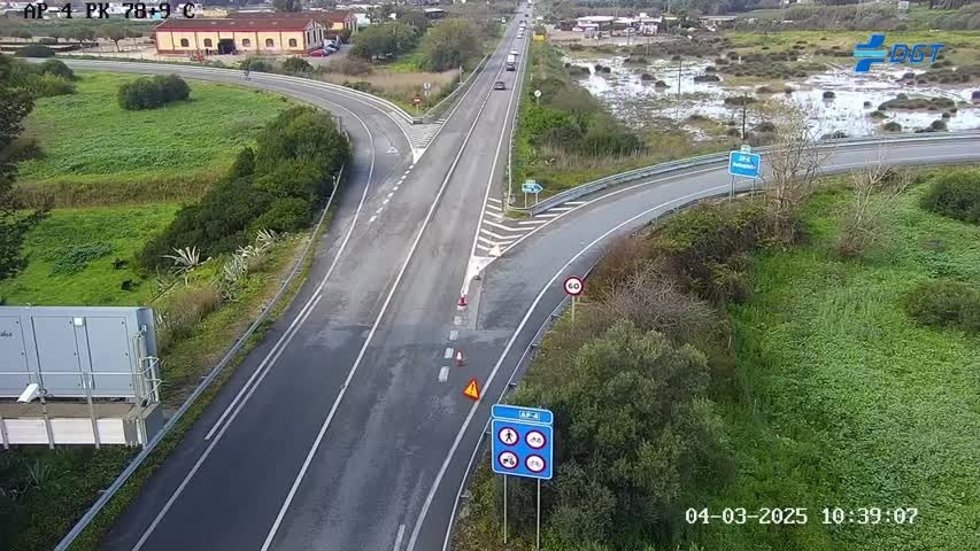 AP-4 reabierta al tráfico tras permanecer cortada por inundación.