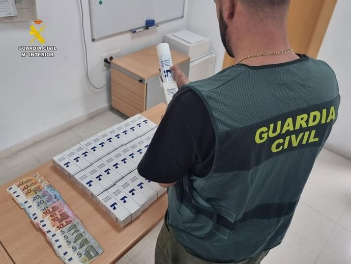 Detenidos dos jóvenes de Crevillent y Xixona por vender 'cloretilo' en una discoteca de Almoradí (Alicante).