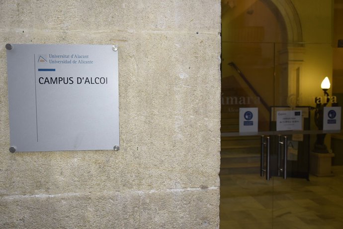 Archivo - La UA cancela sus clases en Alcoi y pide no ir a Sant Vicent desde la Marina Alta, l'Alcoià y el Comtat por el temporal.