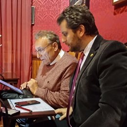 El portavoz del Partido Vecinal Llibertat Llucmajor, Alexandro Gaffar, junto al regidor del partido Miguel Pascual