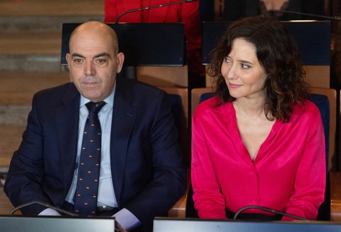 La presidenta de la Comunidad de Madrid, Isabel Díaz Ayuso, y el presidente de ATA, Lorenzo Amor, inauguran el VI Foro Emprendedores y Autónomos organizado por la Federación Nacional de Trabajadores Autónomos (ATA), a 4 de marzo de 2025, en Madrid (España