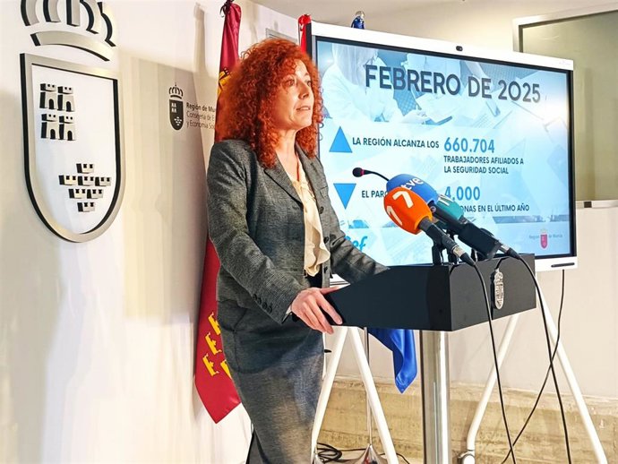 La directora general del SEF, Pilar Valero, ofreció los datos de paro relativos al mes de febrero