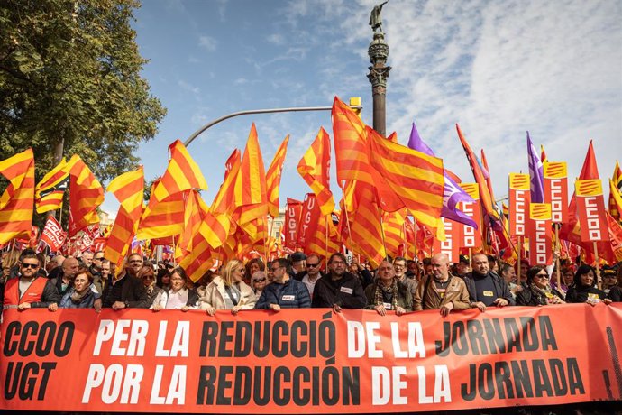 Manifestació a favor de la reducció de la jornada laboral a Barcelona