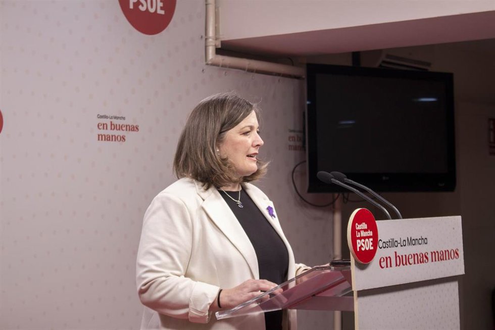 La Portavoz De Igualdad Del Grupo Socialista En Las Cortes, Charo García Saco.