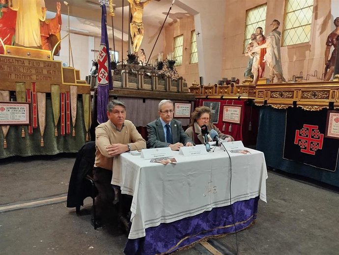 Presentación de las actividades programadas para Cuaresma y Semana Santa 2025 en Pamplona