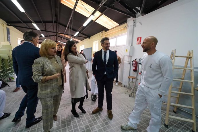 Junta y Ayuntamiento de Salamanca invierten 1,1 millones para cualificar a un centenar de desempleados.