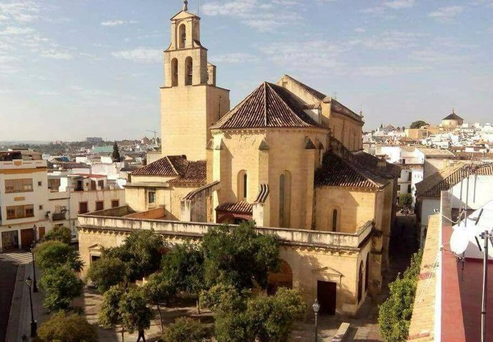 Vista exterior de la iglesia de San Pedro de Córdoba