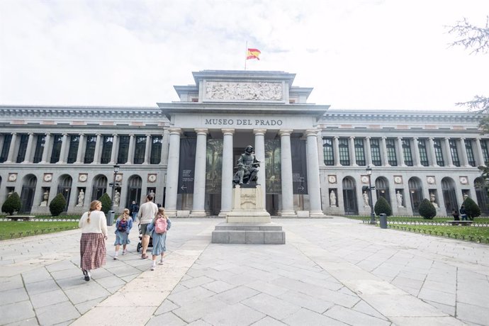 Archivo - Fachada del Museo Nacional del Prado, a 2 de noviembre de 2024, en Madrid (España). El Museo del Prado, oficialmente Museo Nacional del Prado, fue inaugurado en 1819. Contiene más de 35.000 objetos, entre pinturas, dibujos, estampas, matrices de