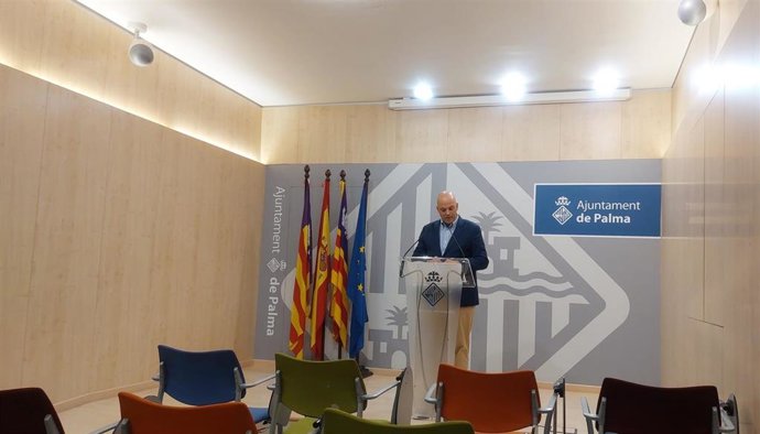 El teniente de alcalde y regidor de Urbanismo, Óscar Fidalgo, en rueda de prensa.