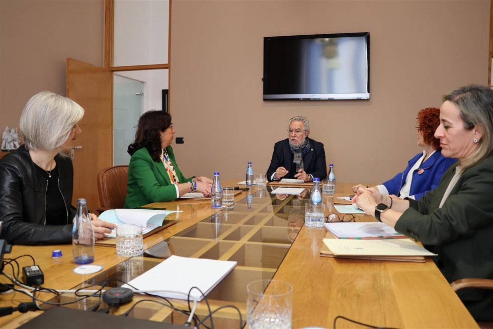 La Mesa del Parlamento ha acordado hoy la concesión del reconocimiento.