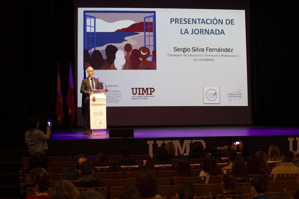 El Consejero De Sergio Silva, Inaugura La Jornada De Formación En Igualdad Por El Día De La Mujer