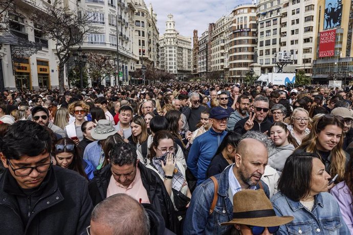 Ambiente previo a una mascletà (archivo)