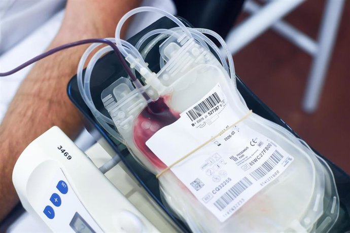 Archivo - El brazo de un donante de sangre