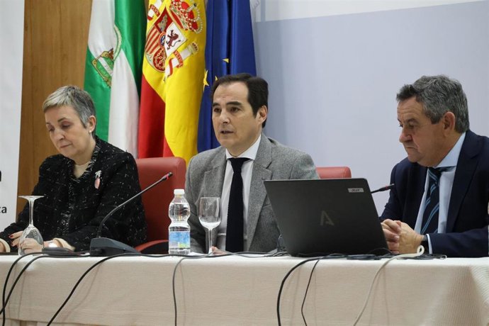 El consejero de Justicia, Administración Local y Función Pública, José Antonio Nieto, en las Jornadas de Innovación Docente organizadas por el Instituto Andaluz de Administración Pública (IAAP)  en Huelva.