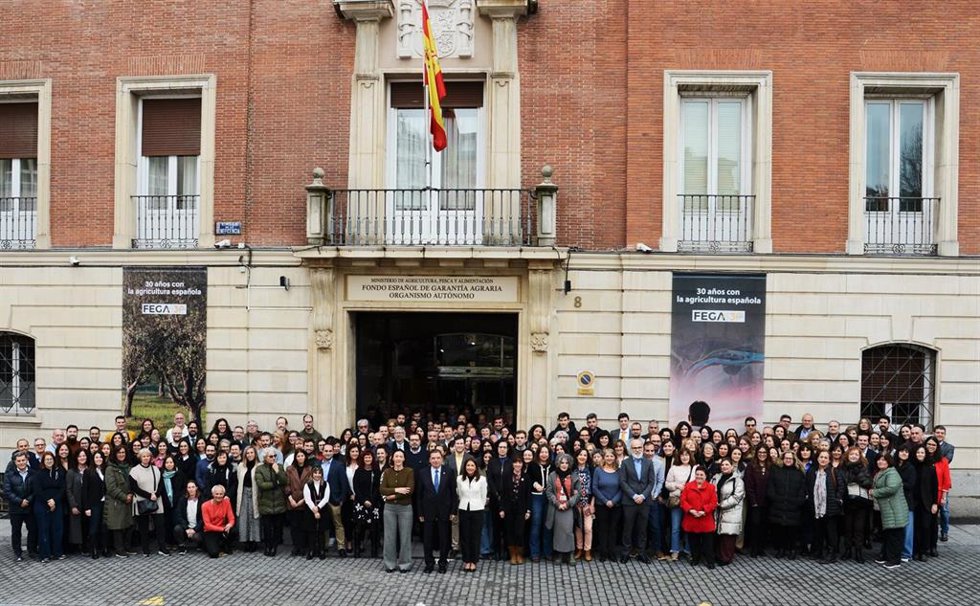 El ministro de Agricultura, Pesca y Alimentación, Luis Planas, en su visita al FEGA que cumple 30 años