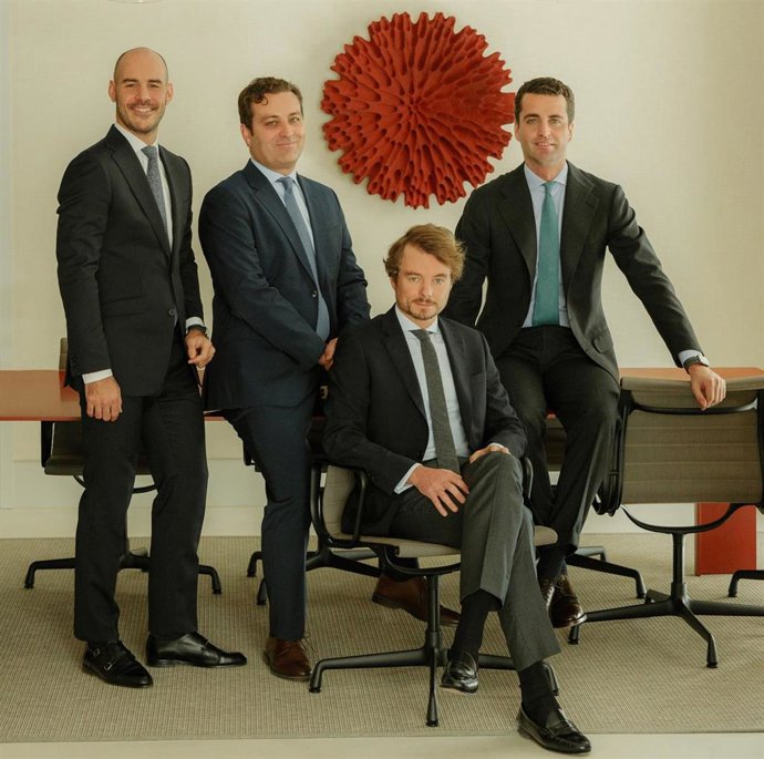 De izquierda a derecha: Ignacio Olave, responsable de Relación con Inversores, Javier Orduna, director de Inversiones, Arnaud Laigre de Grainville, socio fundador y CIO, y Alejandro Entrecanales, socio fundador y CEO de Estela Capital.